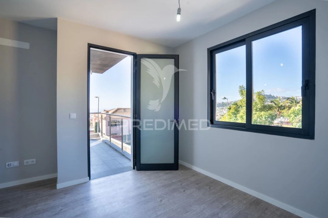 Moradia T3 para Venda em São Roque Foto 2