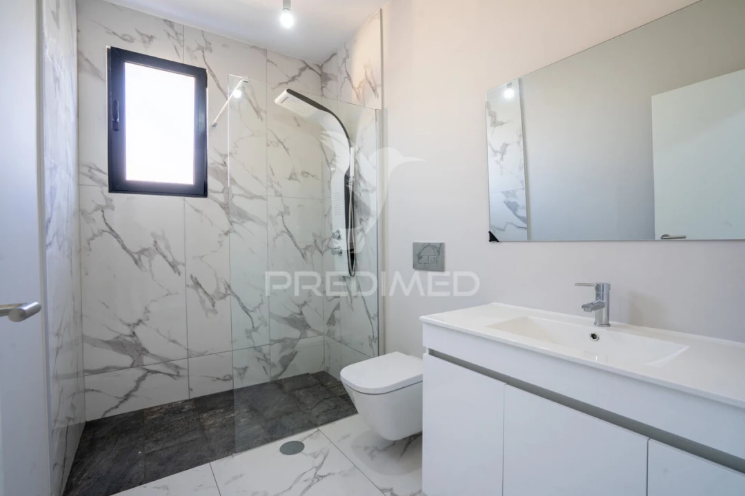 Moradia T3 para Venda em São Roque Foto 9