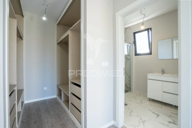 Moradia T3 para Venda em São Roque Foto 12