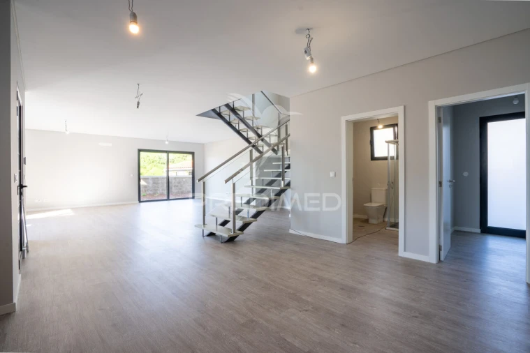 Moradia T3 para Venda em São Roque Foto 3