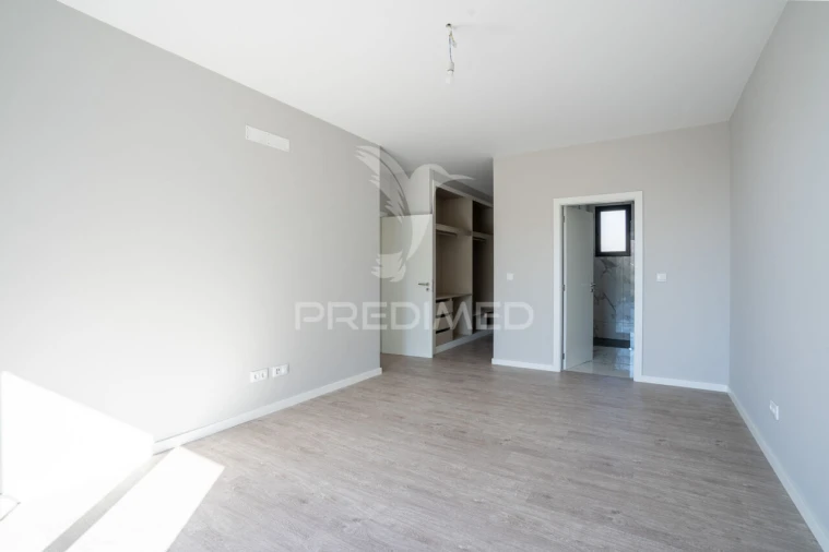 Moradia T3 para Venda em São Roque Foto 15