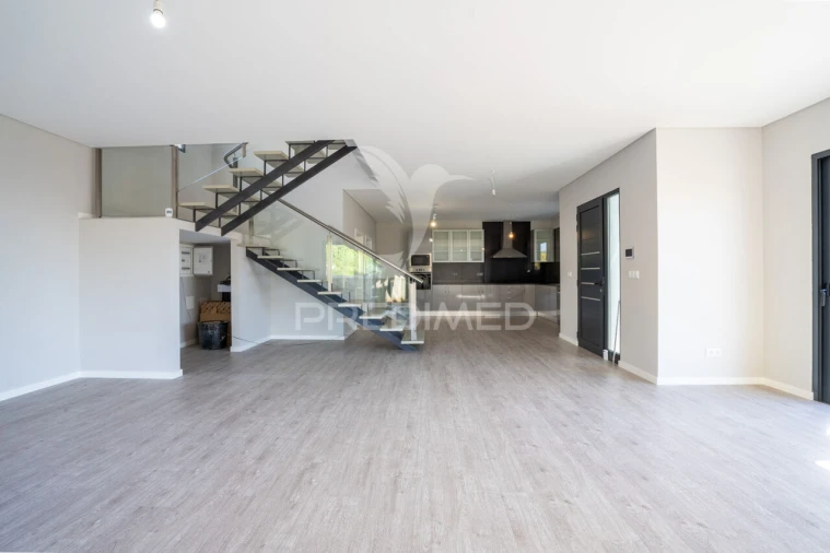 Moradia T3 para Venda em São Roque Foto 4