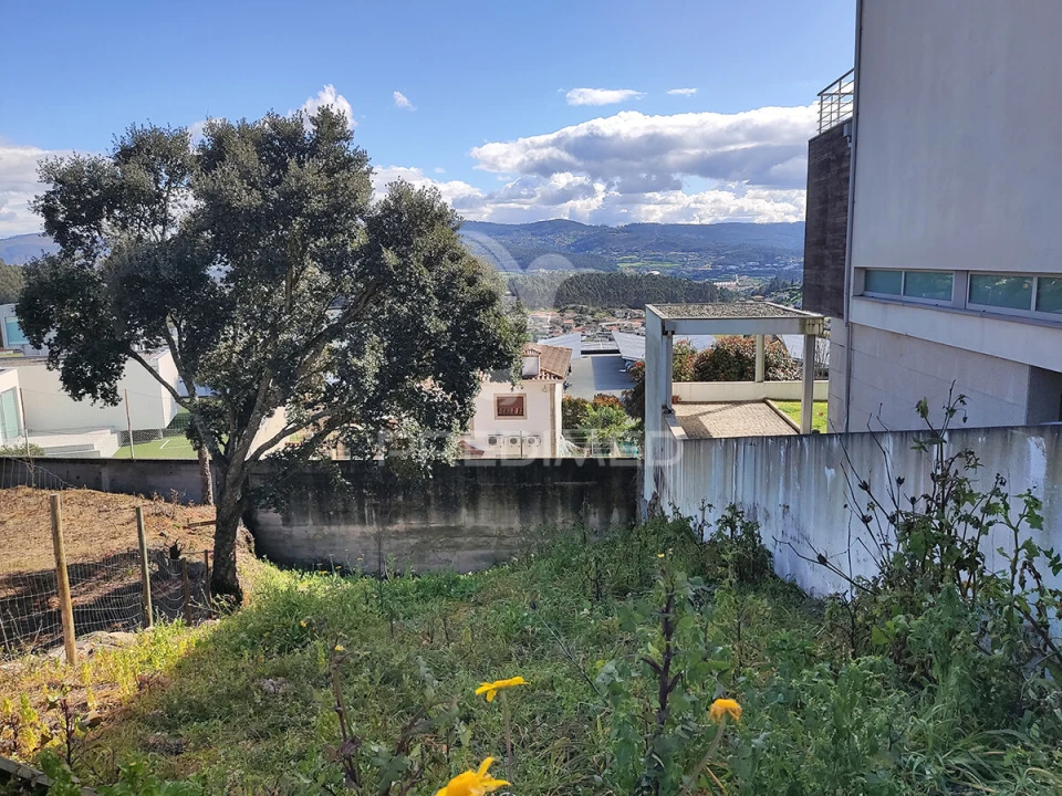 Terreno para Venda em Moreira de Conegos Foto 3