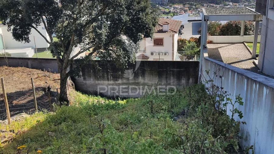 Terreno para Venda em Moreira de Conegos