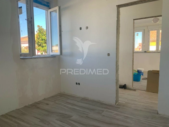 Moradia T2 para Venda em Couço Foto 8