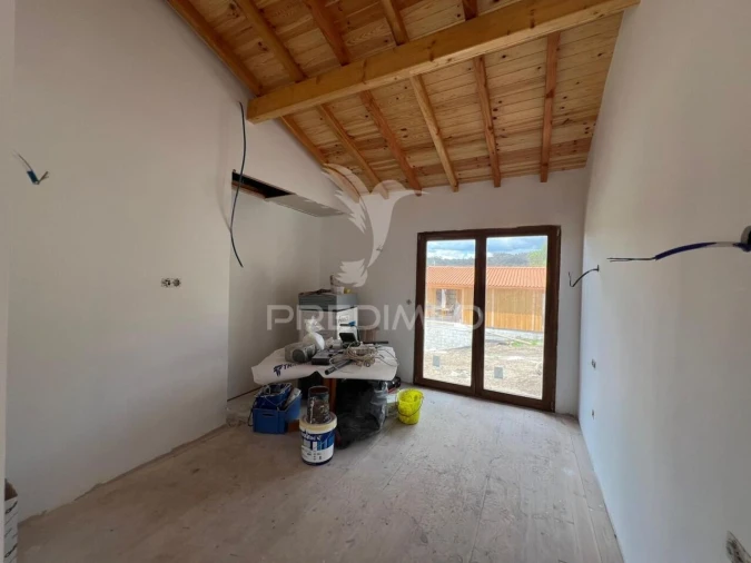 Moradia T2 para Venda em Serzedelo Foto 18