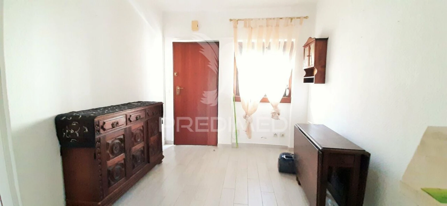 Apartamento T2 para Venda em Pontinha e Famões Foto 6