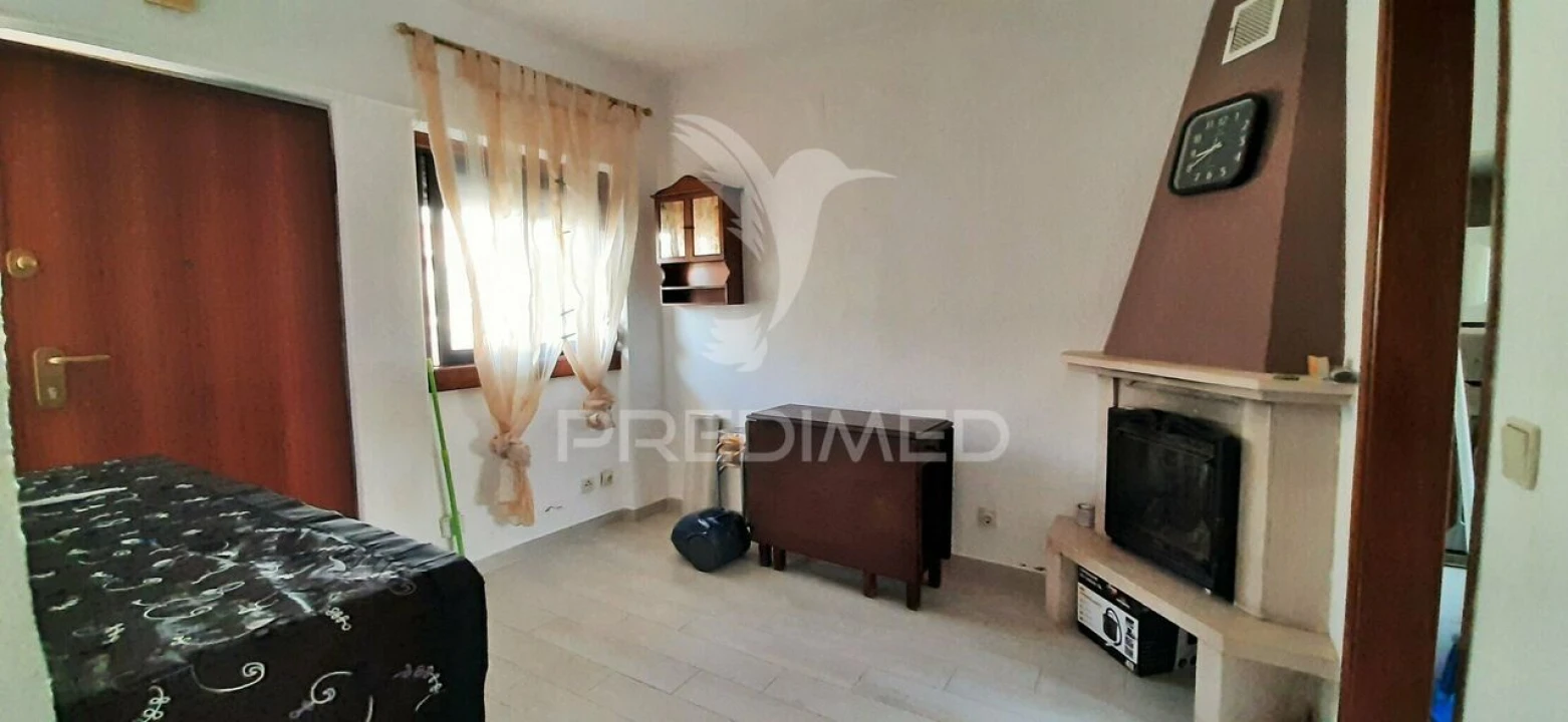 Apartamento T2 para Venda em Pontinha e Famões Foto 7