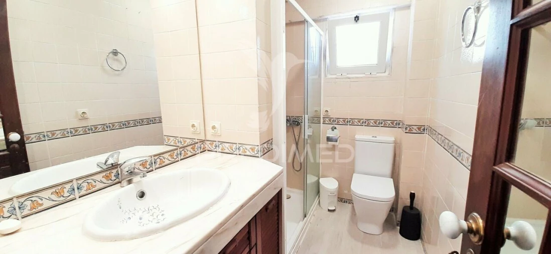 Apartamento T2 para Venda em Pontinha e Famões Foto 16