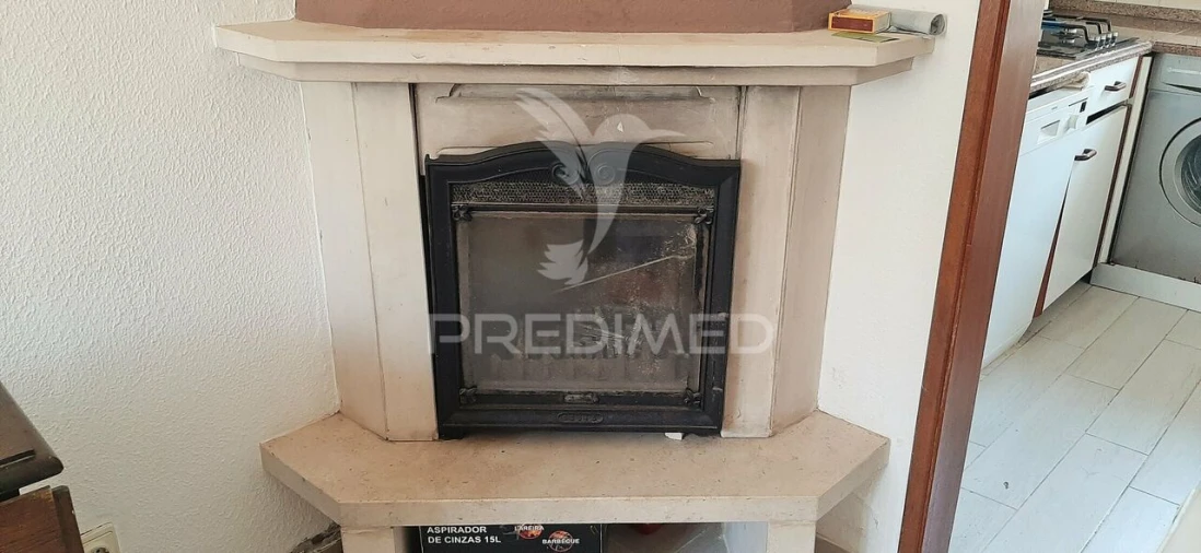 Apartamento T2 para Venda em Pontinha e Famões Foto 5