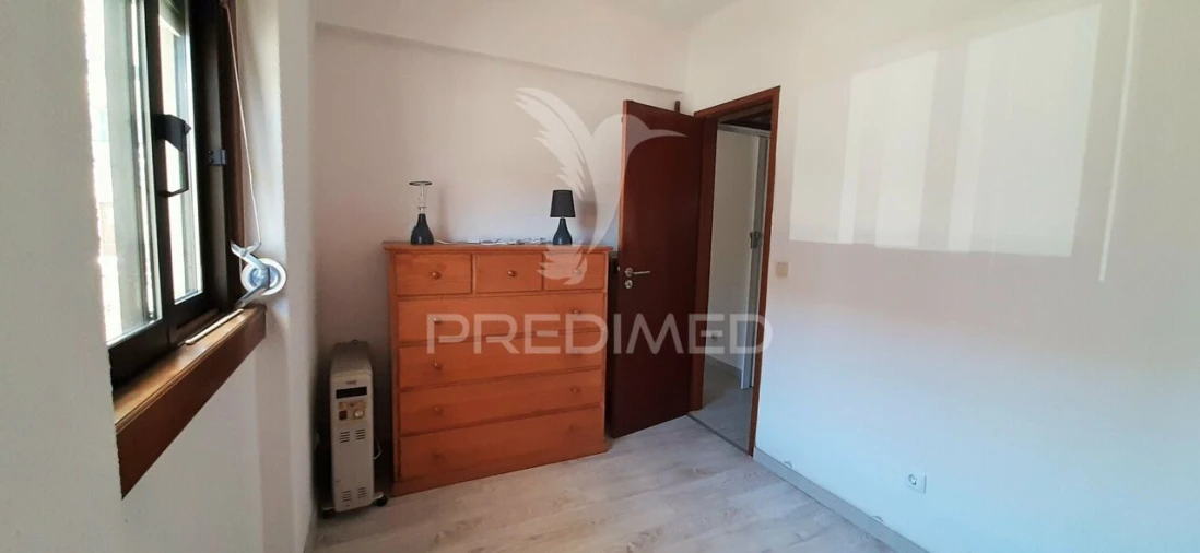 Apartamento T2 para Venda em Pontinha e Famões Foto 14
