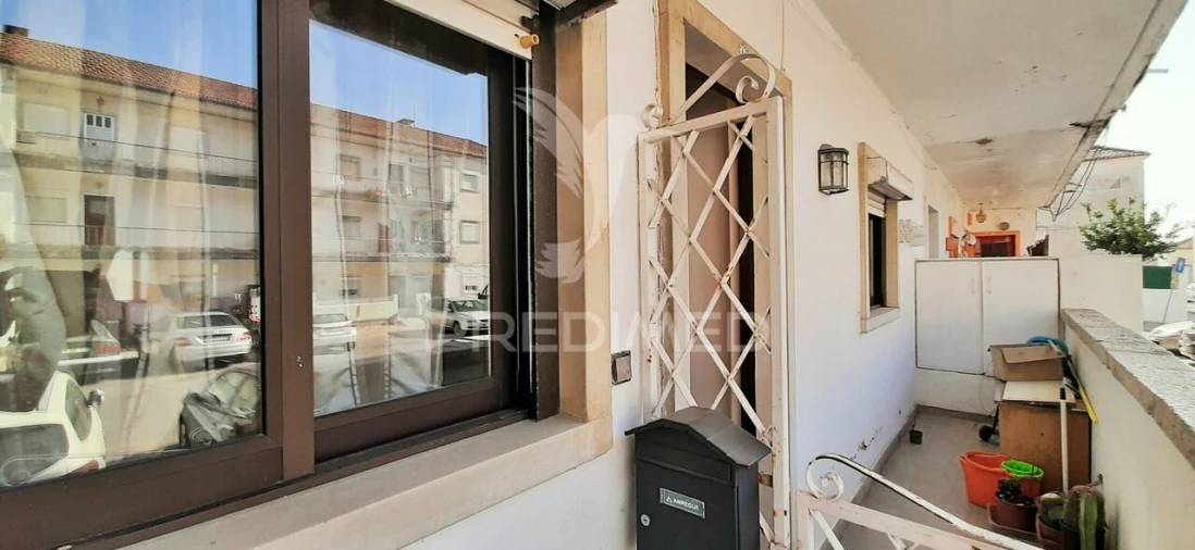 Apartamento T2 para Venda em Pontinha e Famões Foto 2