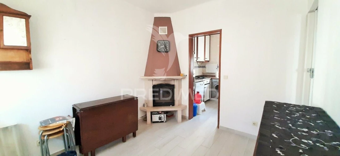 Apartamento T2 para Venda em Pontinha e Famões Foto 4