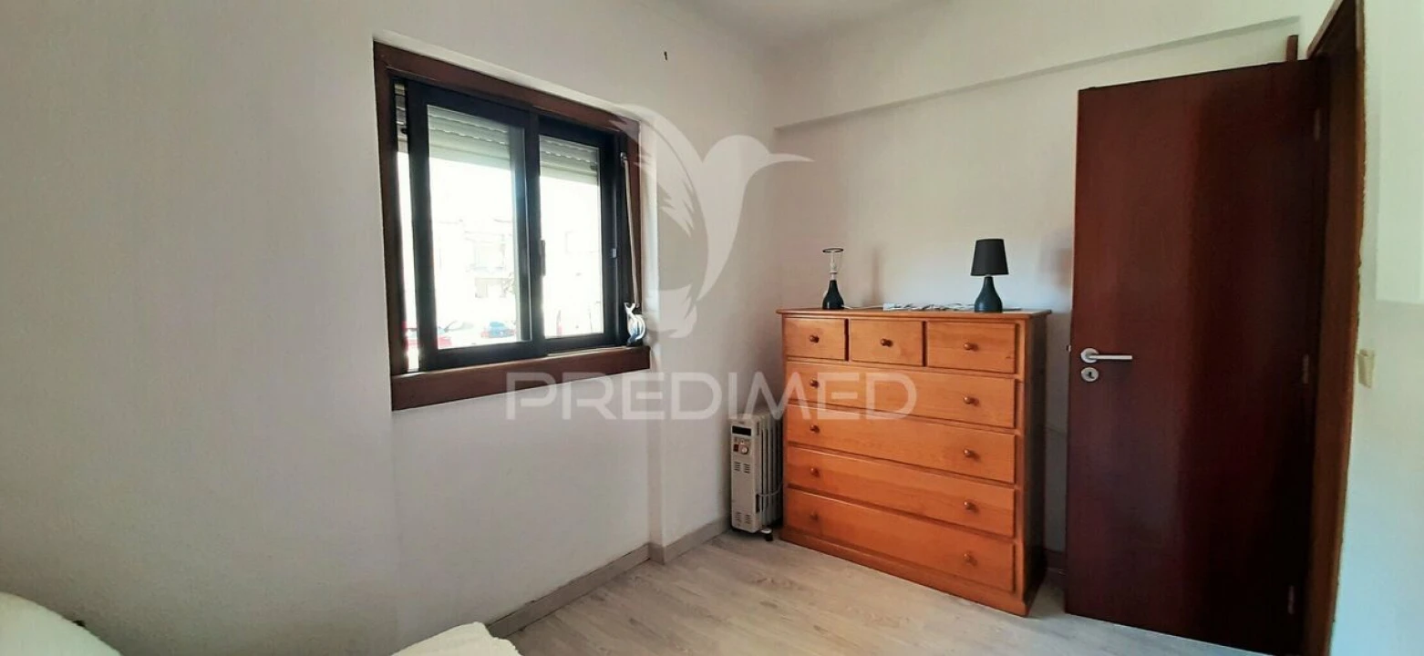 Apartamento T2 para Venda em Pontinha e Famões Foto 12