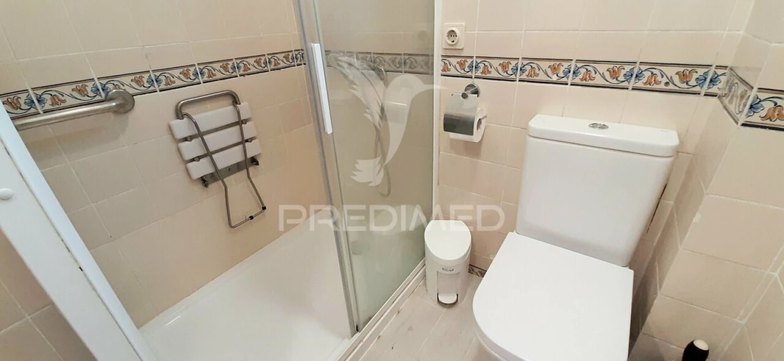 Apartamento T2 para Venda em Pontinha e Famões Foto 17