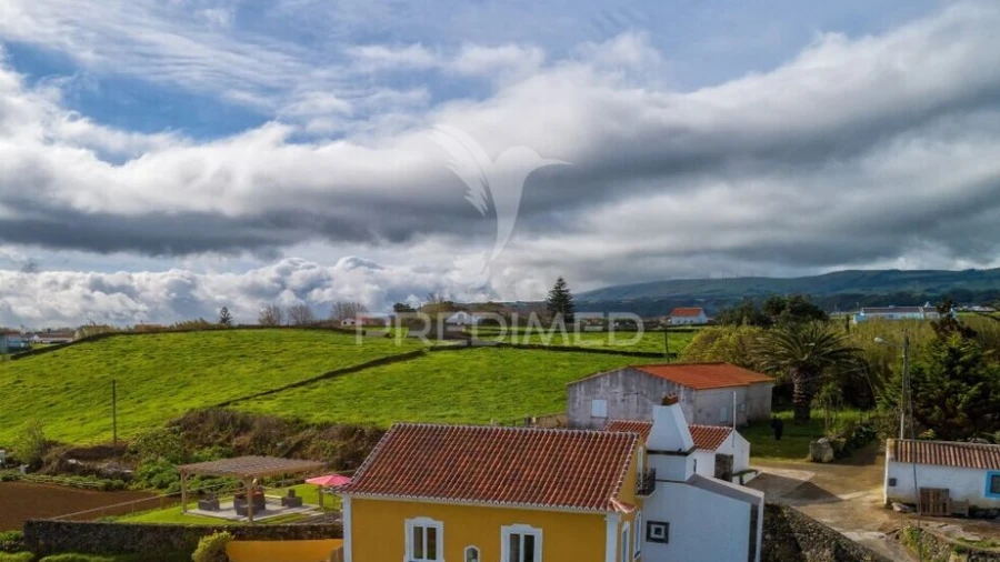 Moradia T4 para Venda em Lajes