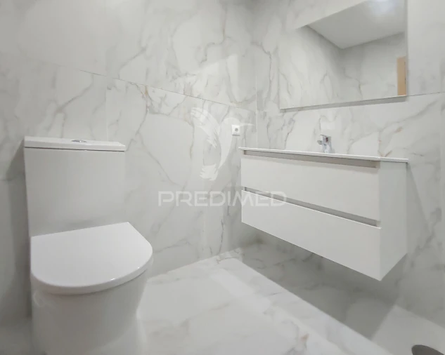 Apartamento T1 para Venda em Urgezes Foto 4