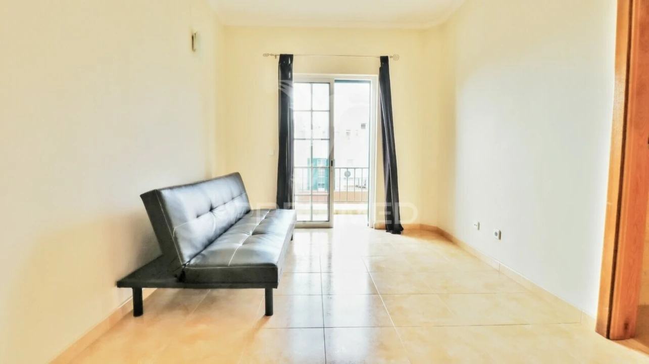 Moradia T3 para Venda em Quelfes Foto 18