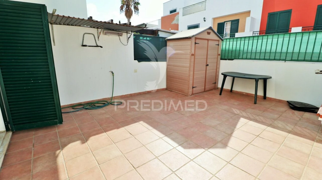 Moradia T3 para Venda em Quelfes Foto 25