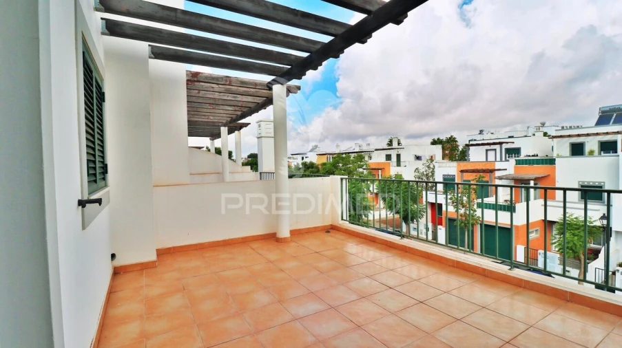 Moradia T3 para Venda em Quelfes Foto 20