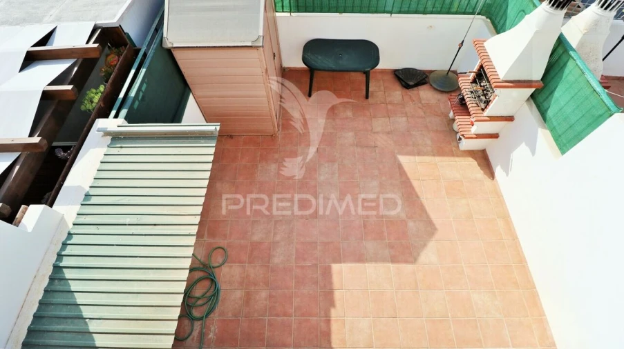 Moradia T3 para Venda em Quelfes Foto 23