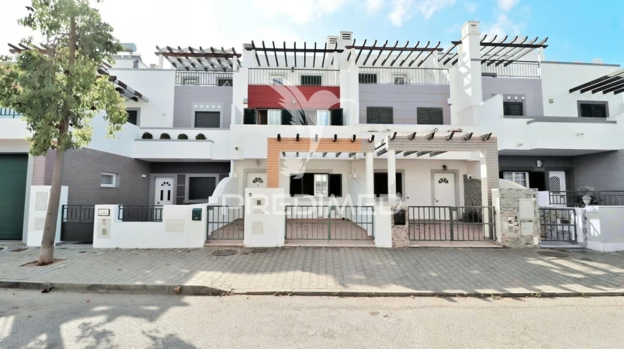 Moradia T3 para Venda em Quelfes