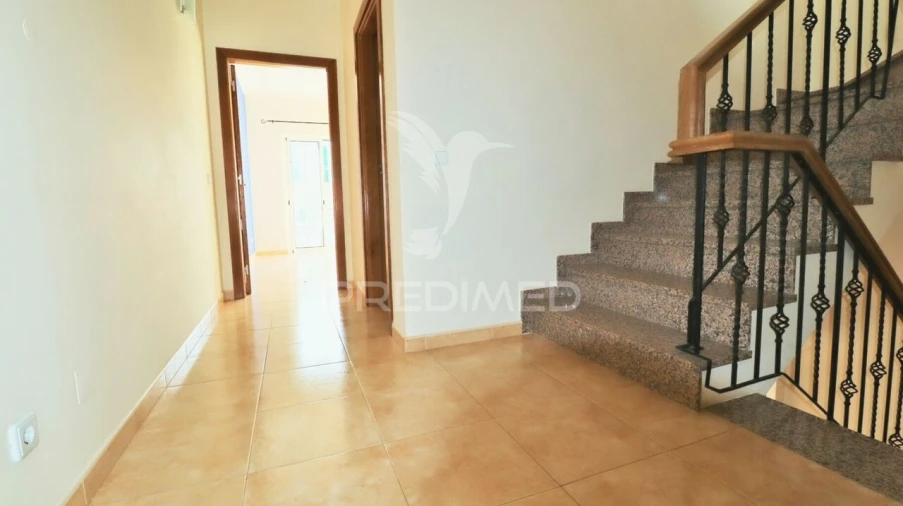 Moradia T3 para Venda em Quelfes Foto 11