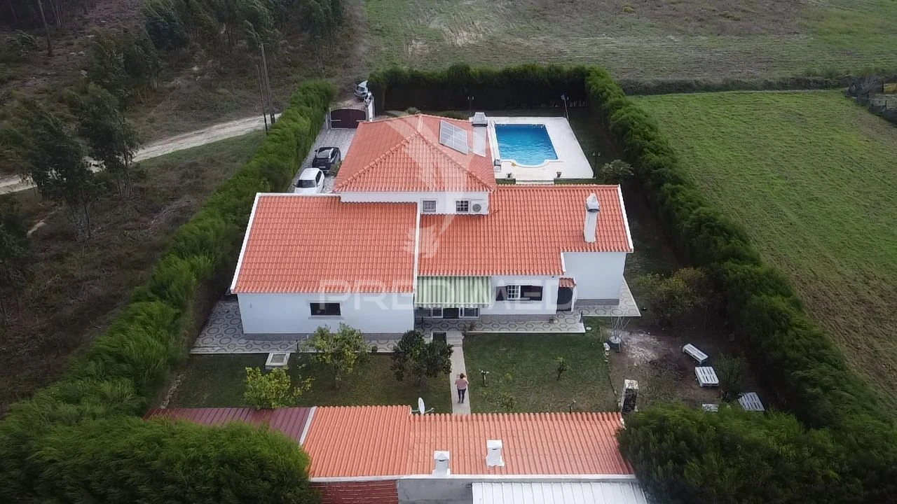 Moradia T4 para Venda em Silveira Foto 3