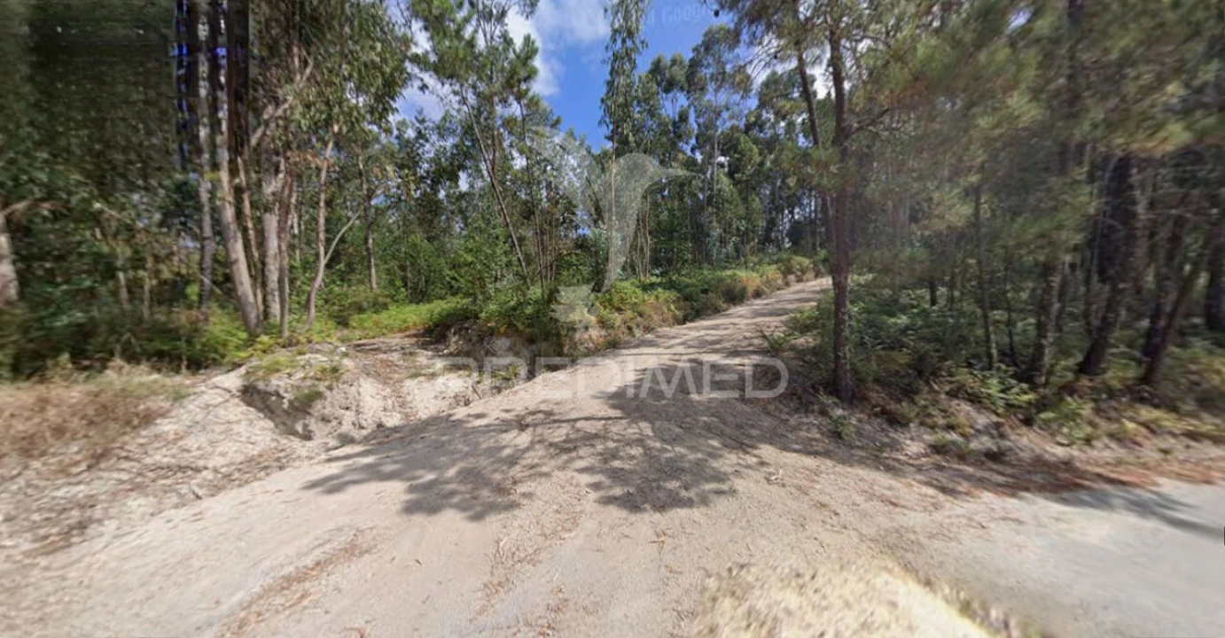 Terreno para Venda em Vinhos Foto 1