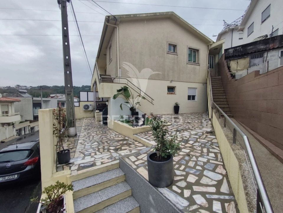 Moradia T2 para Venda em Selho (São Cristovão) Foto 1