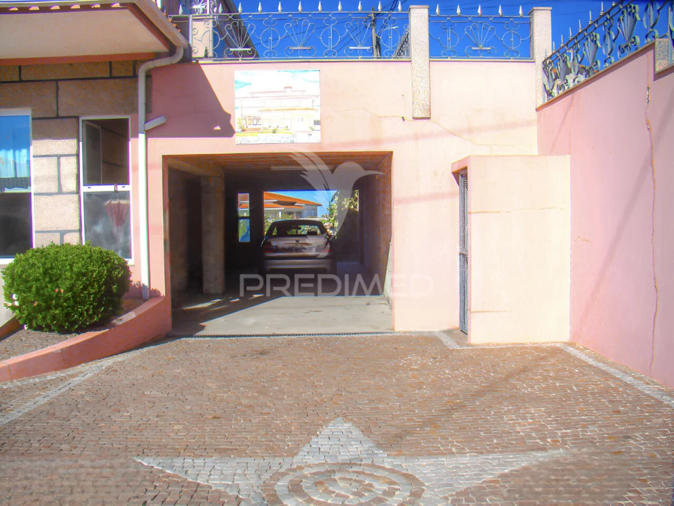 Moradia T4 para Venda em Quinchães Foto 17