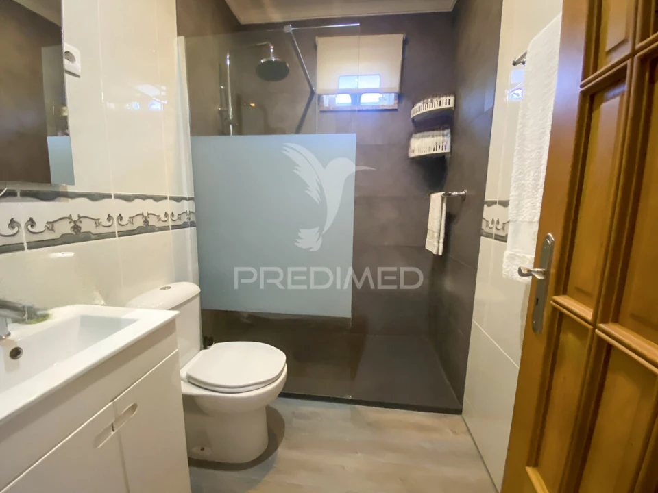 Moradia T4 para Venda em Quinchães Foto 35