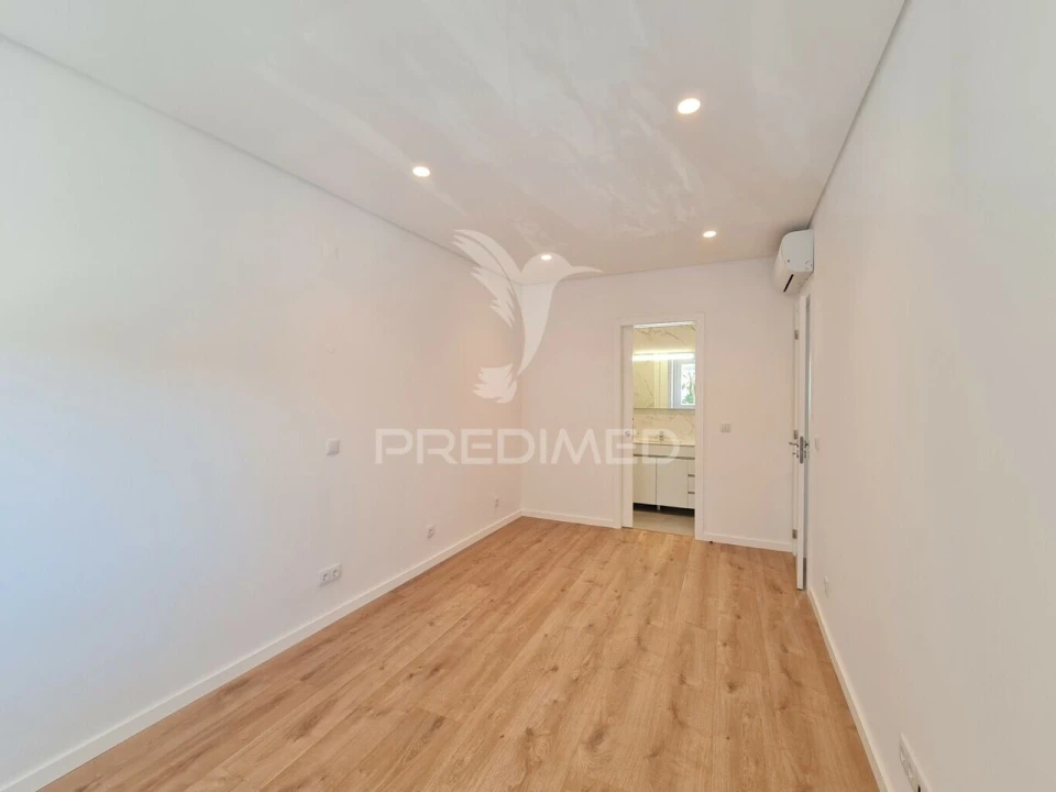 Apartamento T2 para Venda em Benfica Foto 17