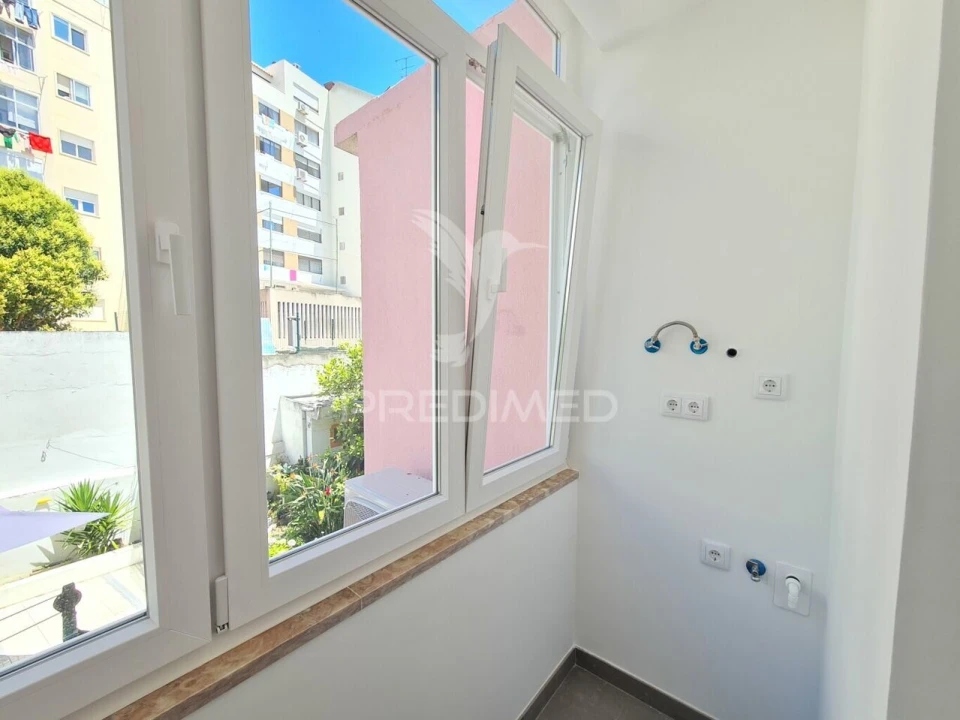 Apartamento T2 para Venda em Benfica Foto 4