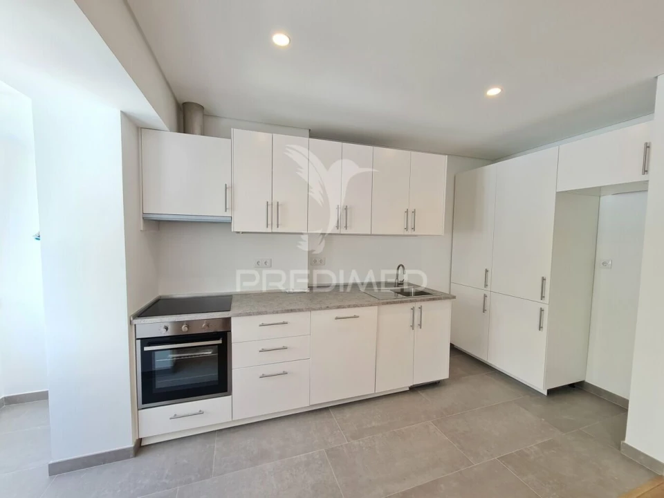 Apartamento T2 para Venda em Benfica Foto 3