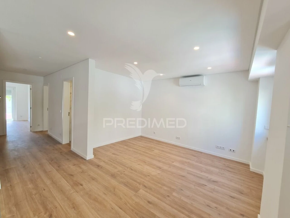 Apartamento T2 para Venda em Benfica Foto 7