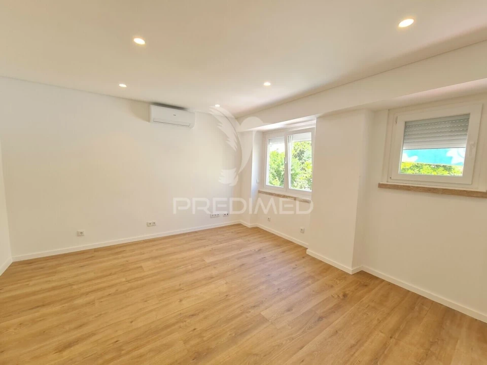 Apartamento T2 para Venda em Benfica Foto 6