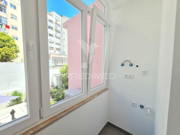 Apartamento T2 para Venda em Benfica