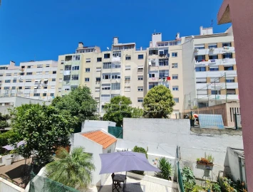 Apartamento T2 para Venda em Benfica
