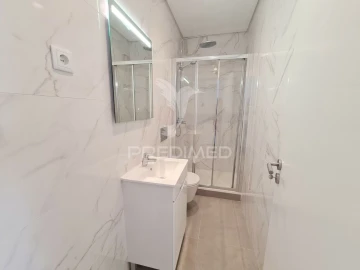 Apartamento T2 para Venda em Benfica