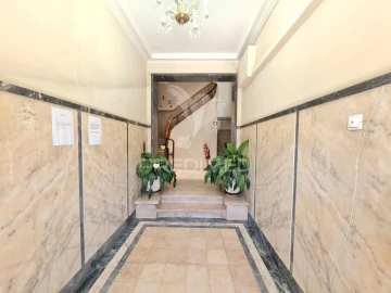 Apartamento T2 para Venda em Benfica