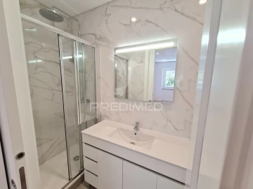 Apartamento T2 para Venda em Benfica