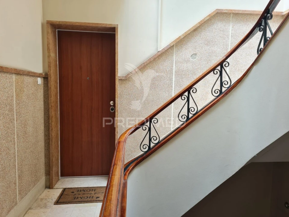 Apartamento T2 para Venda em Benfica Foto 24
