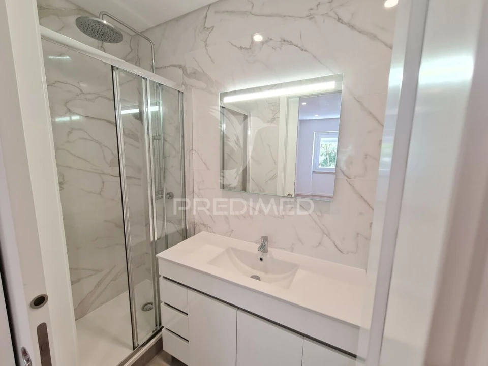 Apartamento T2 para Venda em Benfica Foto 18