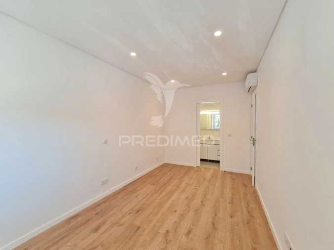 Apartamento T2 para Venda em Benfica Foto 17