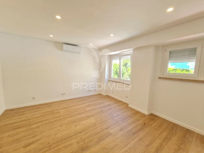 Apartamento T2 para Venda em Benfica Foto 6