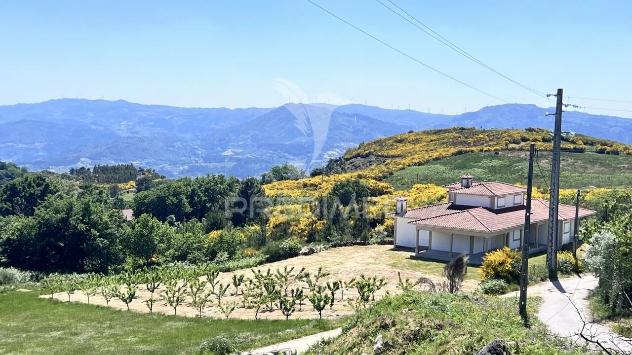 Moradia T3 para Venda em Rio Douro Foto 3