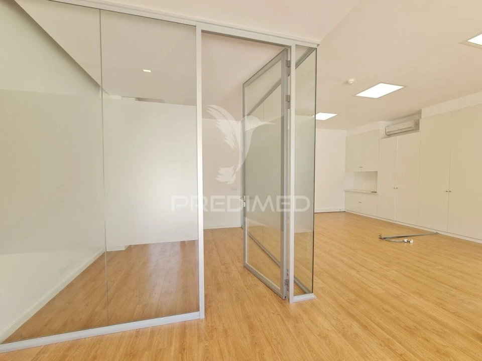 Loja para Arrendamento em Belém Foto 5