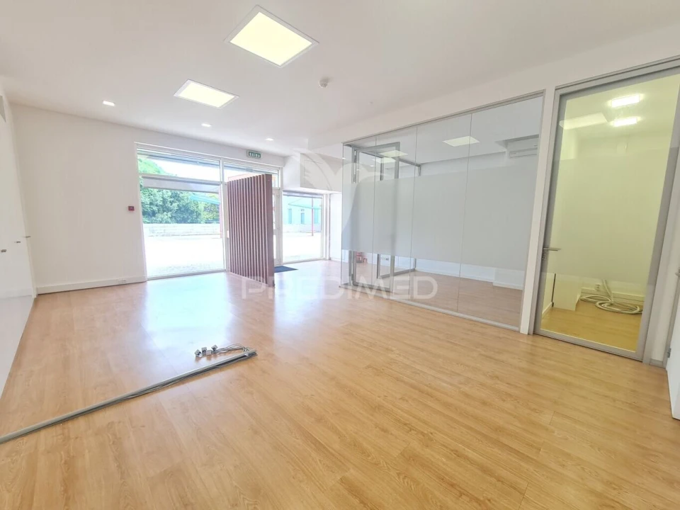 Loja para Arrendamento em Belém Foto 1