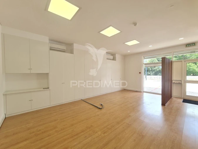 Loja para Arrendamento em Belém Foto 7